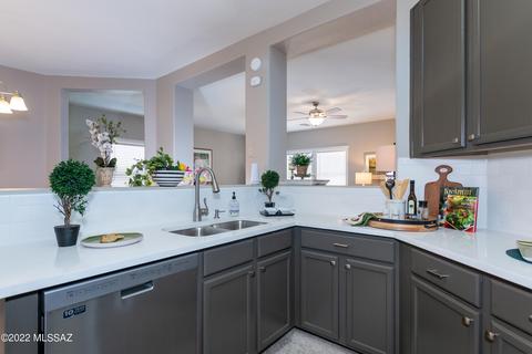 7033 S Dunnock Dr, Tucson, AZ 85756 photo 9