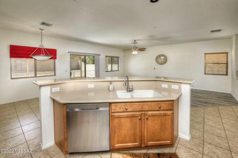 6644 E Gehrig Ln, Tucson, AZ 85756 photo 11