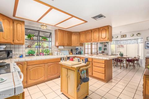 8250 E Oneida Pl, Tucson, AZ 85715 photo 14