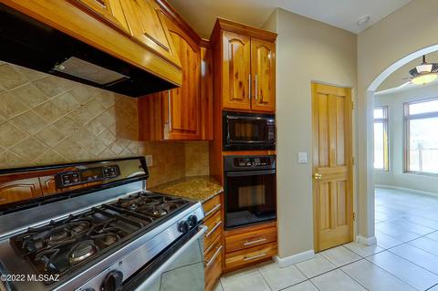 10321 E Boulderfield Dr, Tucson, AZ 85730 photo 6