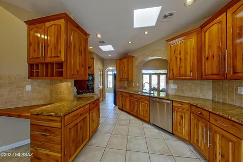 10321 E Boulderfield Dr, Tucson, AZ 85730 photo 4