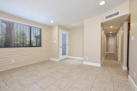 2817 N Laurel Ave, Tucson, AZ 85712 photo 4