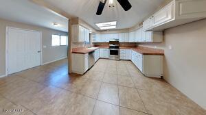 6759 E Hawk Dr, Tucson, AZ 85730 photo 5