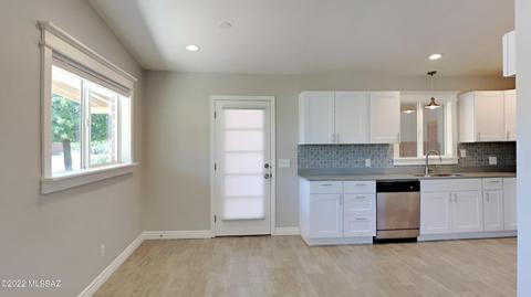 2201 E Florence Dr, Tucson, AZ 85719 photo 2