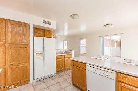 9191 N Eaglestone Loop, Tucson, AZ 85742 photo 12