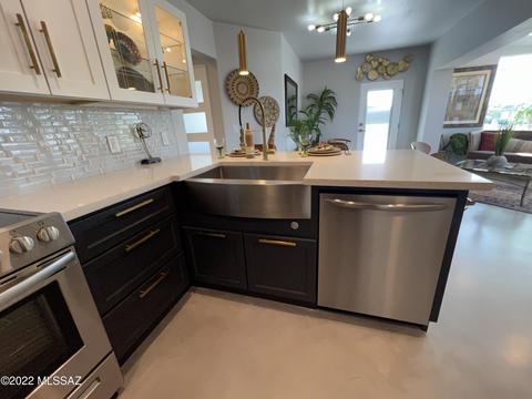 800 Elm St, Tucson, AZ 85719 photo 3