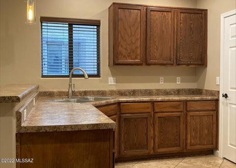 7632 E Fair Meadows Loop, Tucson, AZ 85756 photo 4