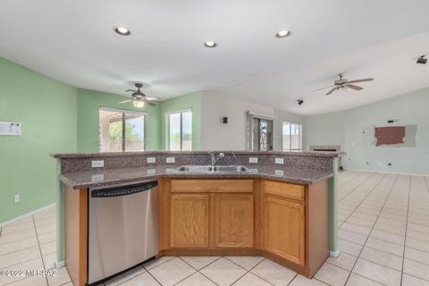 10698 E Bridgeport St, Tucson, AZ 85747 photo 9