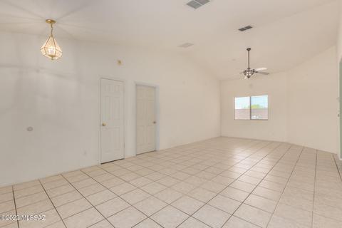 10698 E Bridgeport St, Tucson, AZ 85747 photo 5