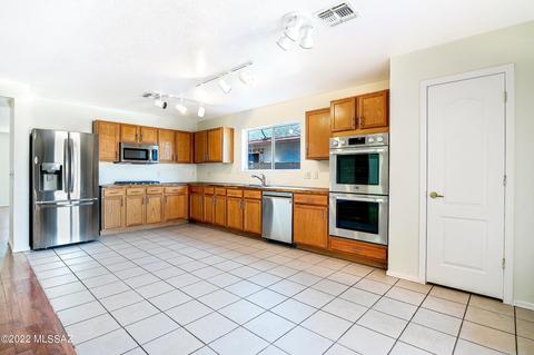 5935 E Tercel Dr, Tucson, AZ 85756 photo 7