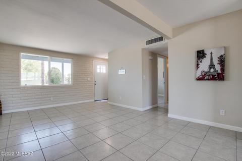 7741 E Apple Tree Dr, Tucson, AZ 85730 photo 9
