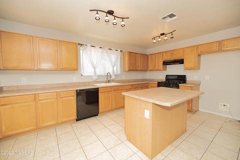 10681 S Silverbluff Dr, Vail, AZ 85641 photo 7