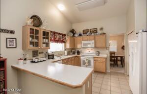 9748 E Paseo Del Tornasol, Tucson, AZ 85747 photo 3