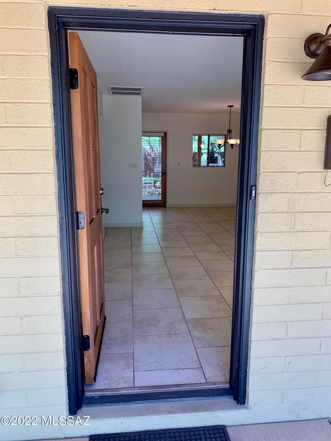 4765 E Montecito St, Tucson, AZ 85711 photo 2