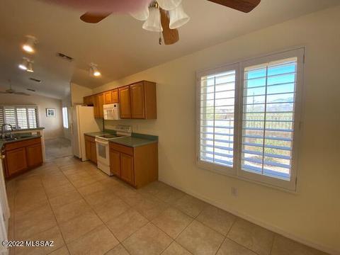 9677 E Belasco Loop, Tucson, AZ 85748 photo 13