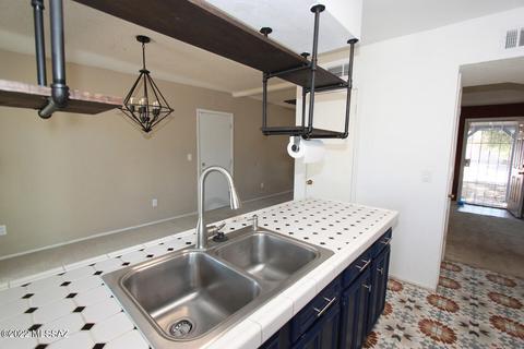 9405 E Simon Pl, Tucson, AZ 85710 photo 5