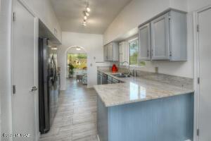 9521 E Quiet Pl, Tucson, AZ 85749 photo 3