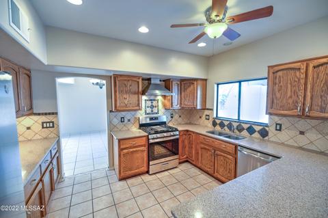 229 N Eastern Slope Loop, Tucson, AZ 85748 photo 3