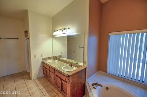 229 N Eastern Slope Loop, Tucson, AZ 85748 photo 21