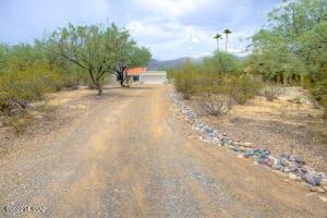 9675 Elm Tree Cir, Tucson, AZ 85749 photo 2