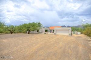 9675 Elm Tree Cir, Tucson, AZ 85749 photo 4