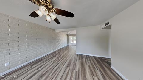 7731 E Apple Tree Dr, Tucson, AZ 85730 photo 2
