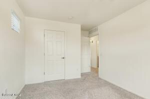 8895 E Abrams Loop, Tucson, AZ 85710 photo 4