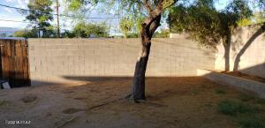 8319 E 18th St E, Tucson, AZ 85710 photo 2
