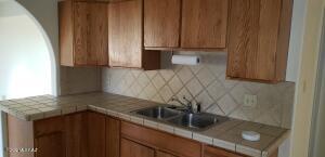 8319 E 18th St E, Tucson, AZ 85710 photo 8