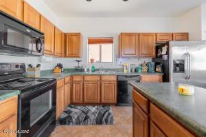 8426 S Gupta Dr, Tucson, AZ 85747 photo 2