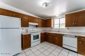 242 E Radburn St, Tucson, AZ 85704 photo 8