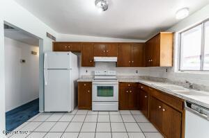 242 E Radburn St, Tucson, AZ 85704 photo 9