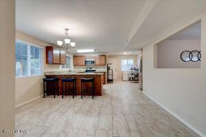 9301 E Daniel Pl, Tucson, AZ 85710 photo 4