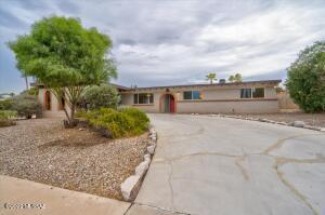 9301 E Daniel Pl, Tucson, AZ 85710 photo 2
