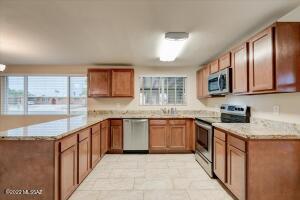 9301 E Daniel Pl, Tucson, AZ 85710 photo 8
