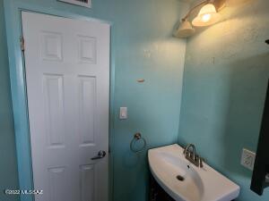 6121 E Sylvane St, Tucson, AZ 85711 photo 8
