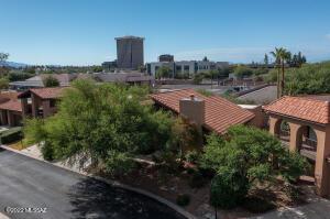 5002 E South Regency Cir, Tucson, AZ 85711 photo 3
