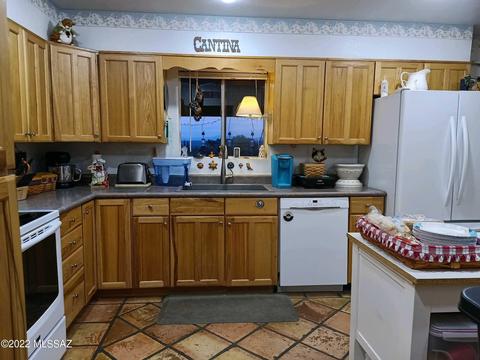 309 E Silverwood Ln, Benson, AZ 85602 photo 14