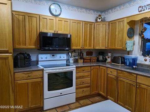 309 E Silverwood Ln, Benson, AZ 85602 photo 13