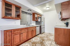 7565 E 27th St, Tucson, AZ 85710 photo 9