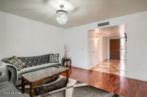 7565 E 27th St, Tucson, AZ 85710 photo 16