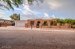 7565 E 27th St, Tucson, AZ 85710 photo 1