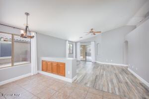 7154 E Bloomtree Ln, Tucson, AZ 85756 photo 6