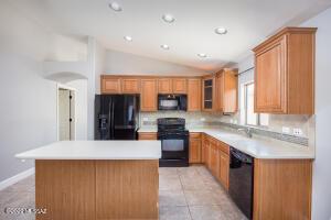 7154 E Bloomtree Ln, Tucson, AZ 85756 photo 3
