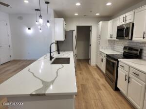 2016 E River Rd #105, Tucson, AZ 85718 photo 2
