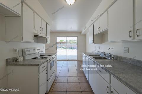 7102 E Tamara Dr, Tucson, AZ 85730 photo 9
