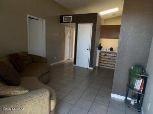 401 E Thoroughbred St, Tucson, AZ 85706 photo 14