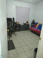 401 E Thoroughbred St, Tucson, AZ 85706 photo 9