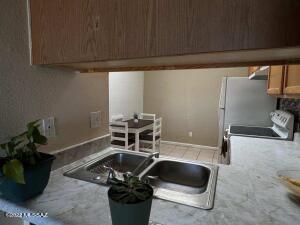 401 E Thoroughbred St, Tucson, AZ 85706 photo 15