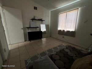 401 E Thoroughbred St, Tucson, AZ 85706 photo 17